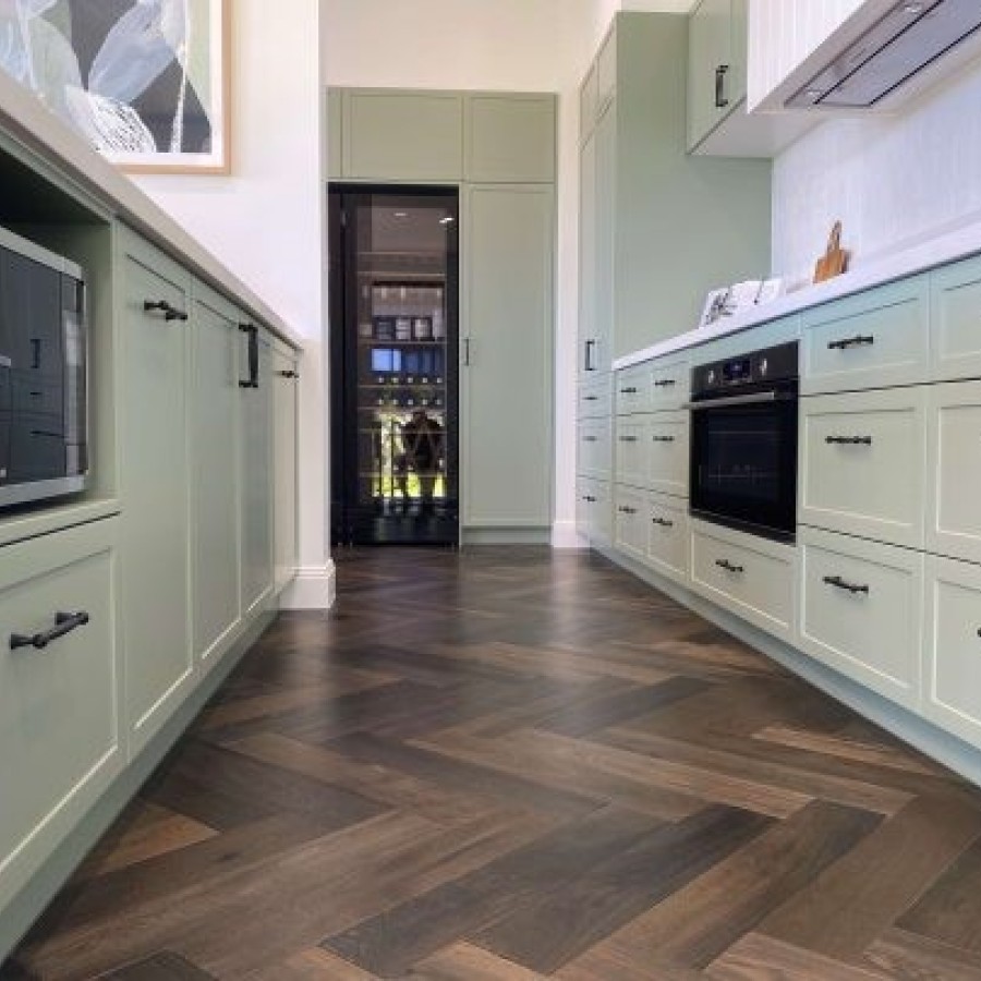 Vintage Herringbone Kitchen IMG 5642 002 540x405 v2